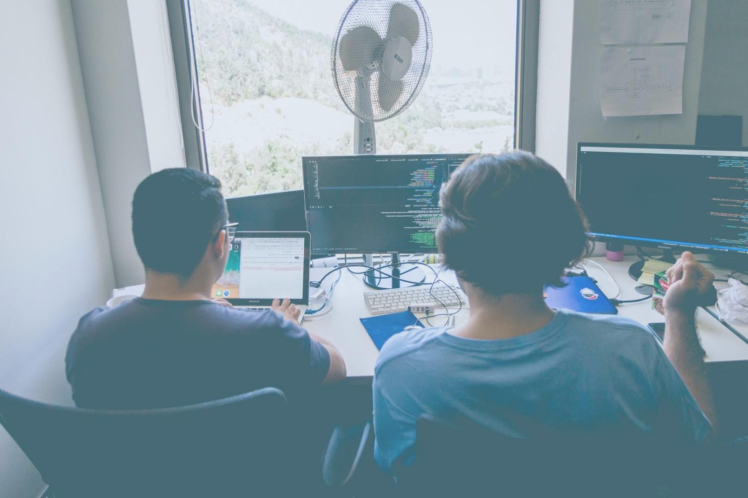Persönliche Finanzberatung in entspannter Atmosphäre mit individuellem Ansatz für Anlagestrategien